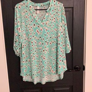 Women’s 3/4 sleeve blouse in a large